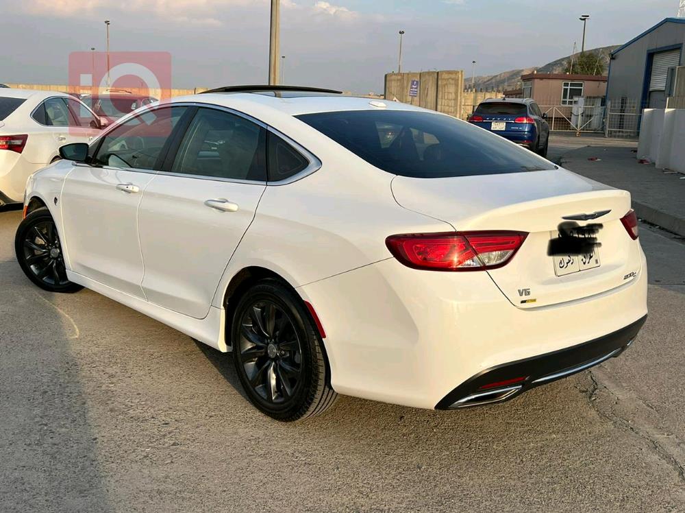 كرايسلر 200